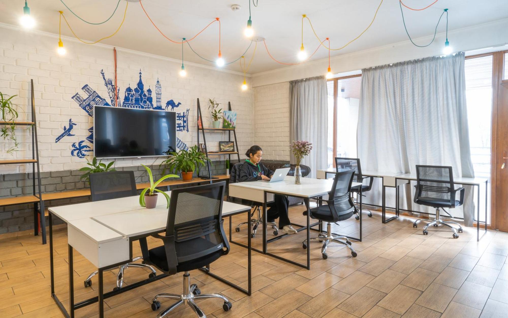 Ololofreelander Hostel&Coworking Bishkek Luaran gambar