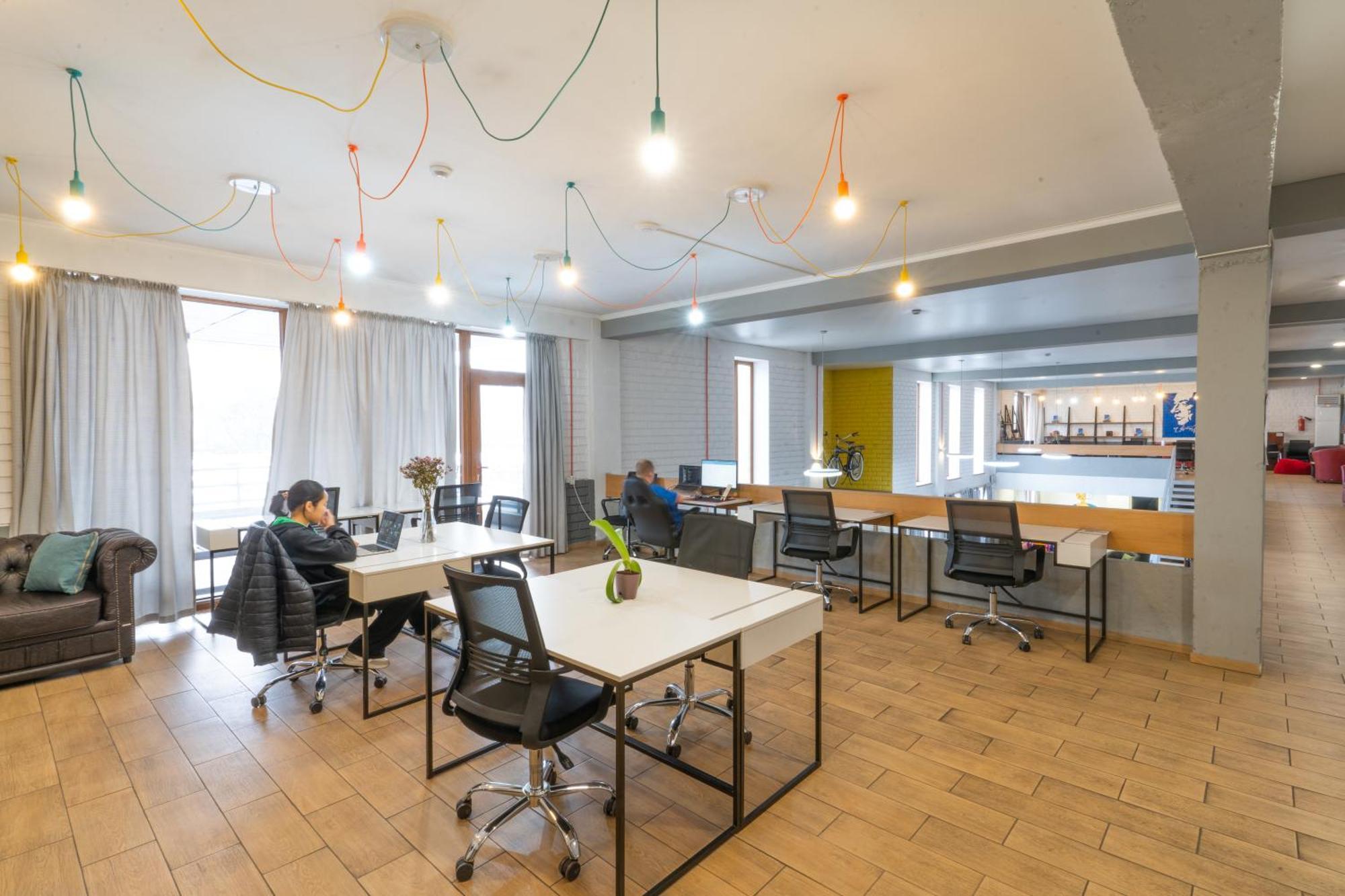 Ololofreelander Hostel&Coworking Bishkek Luaran gambar