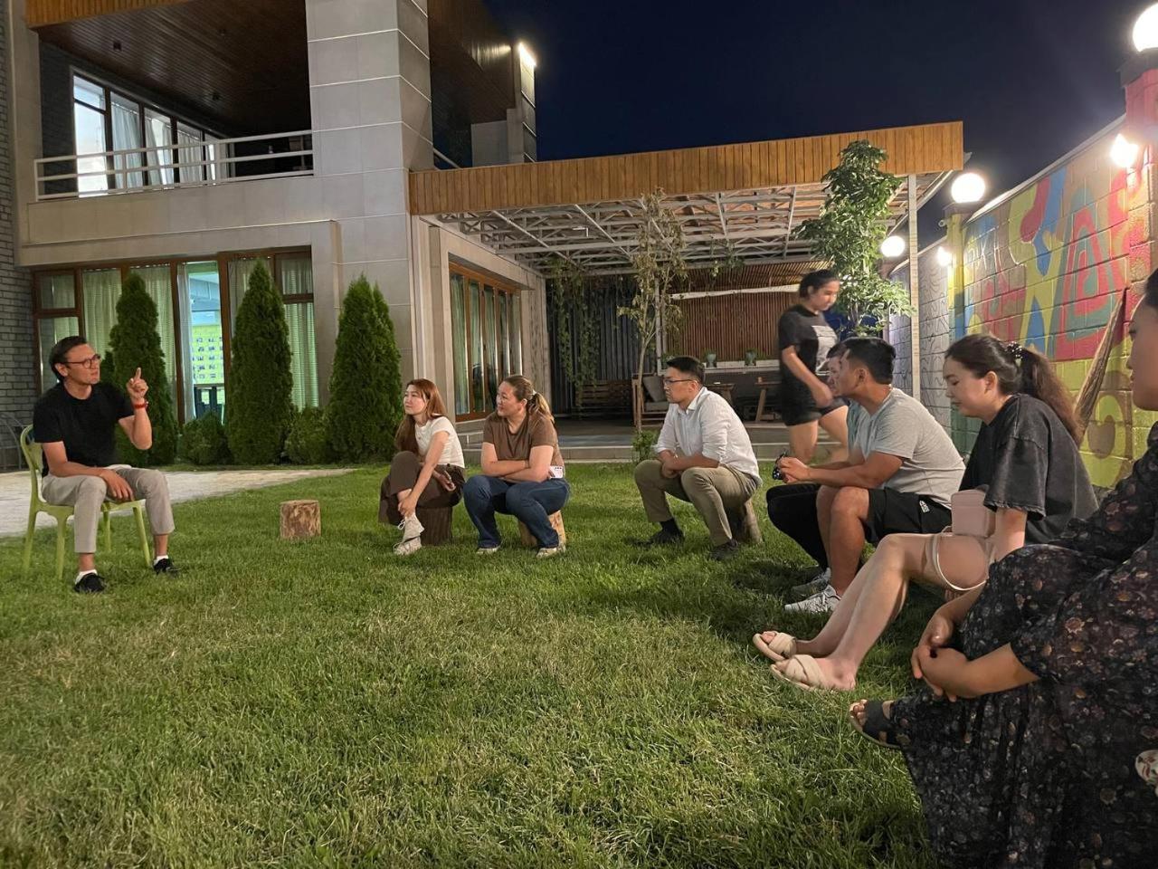 Ololofreelander Hostel&Coworking Bishkek Luaran gambar