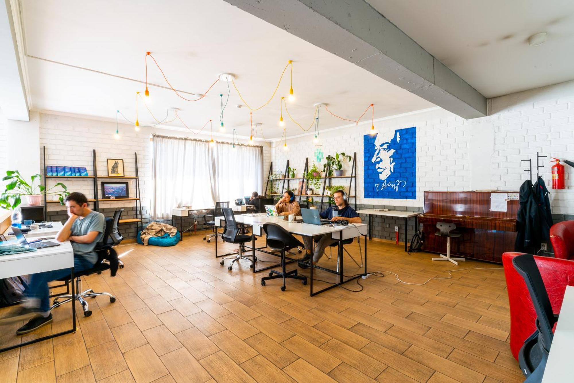 Ololofreelander Hostel&Coworking Bishkek Luaran gambar