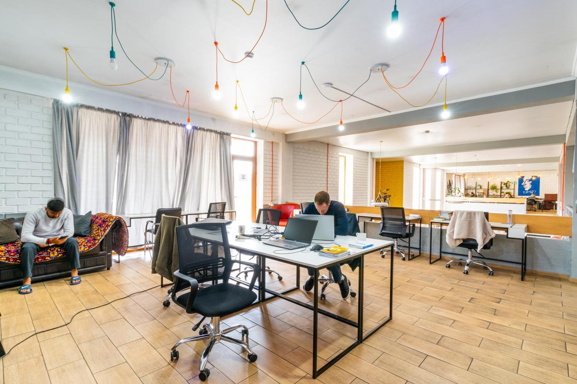 Ololofreelander Hostel&Coworking Bishkek Luaran gambar